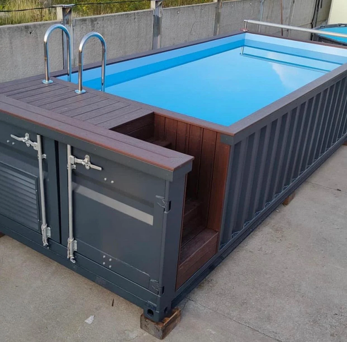 20-Fuß-Container-Schwimmbecken (6 x 2,4 Meter)